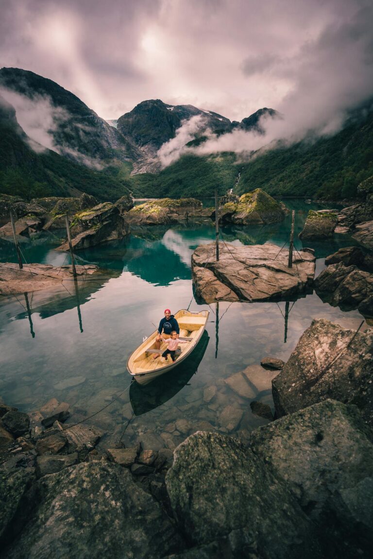 lac de montagne de Bondhusvatn en norvège